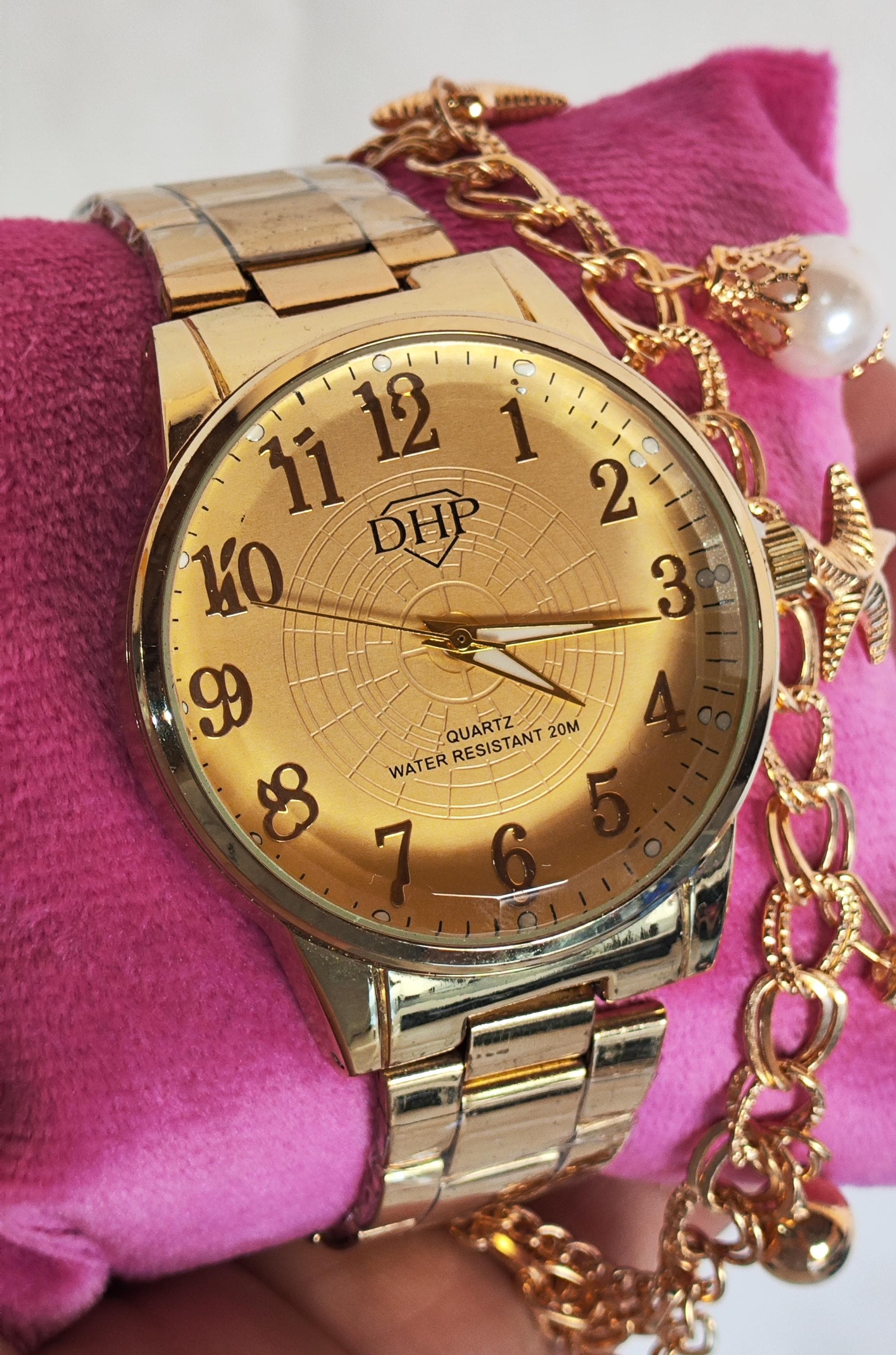 Relógios feminino e masculino 